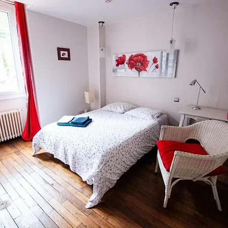 Les Trois Fontaines Couette-café *